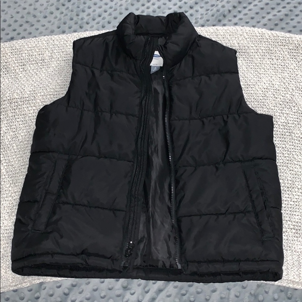 Old Navy Black Puffer Vest 🖤